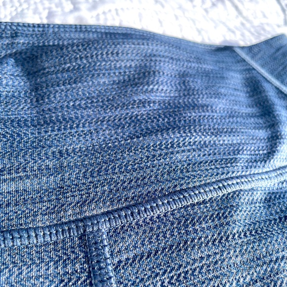 Comfortable Leggings with Side Pockets! Perfect for Any Workout or Just Chilling - Picture 6 of 6